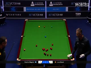 2025斯諾克北愛(ài)爾蘭公開(kāi)賽64進(jìn)32 斯蒂芬·馬奎爾4-1盧卡·布雷切爾 20251021