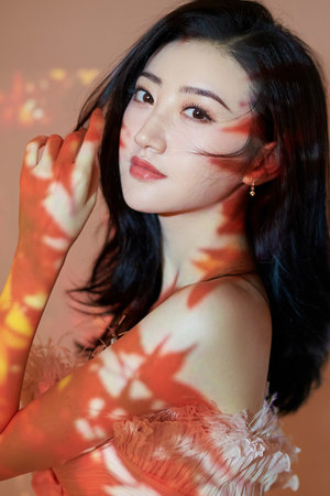 《诱人的秘书滋味2》