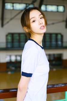 他掀开裙子舌头伸进去添在线视频