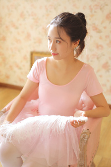 男女啪嗒啪嗒嗒嗒嗒嗒嗒是什么歌